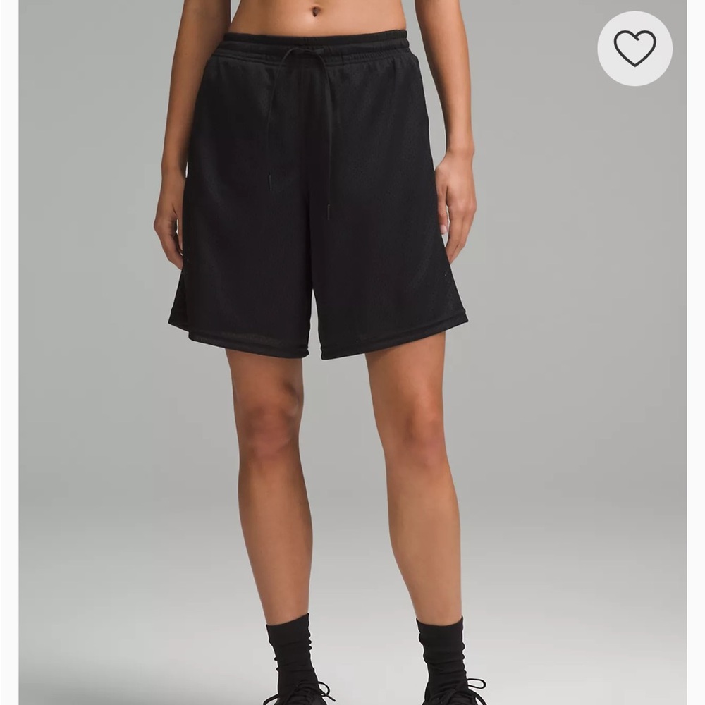 Relaxed-Fit Mesh Training Short 8"